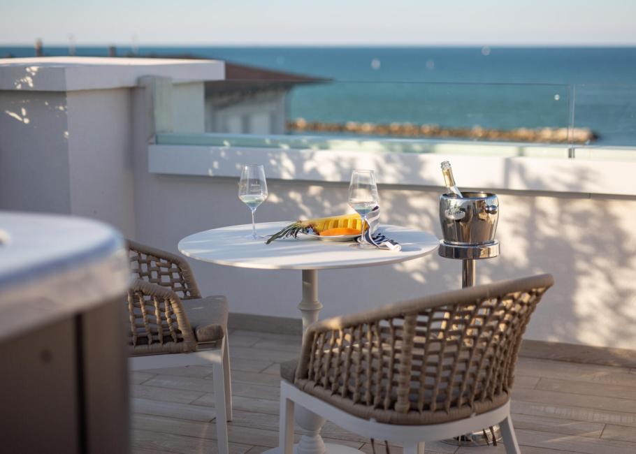 cattolicafamilyresort en couples-special-offer-in-a-hotel-in-cattolica-in-september 015