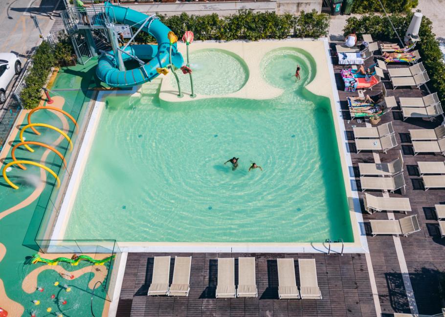 cattolicafamilyresort it offerta-di-agosto-cattolica-in-family-hotel-con-piscina-e-sconti-bimbi 015