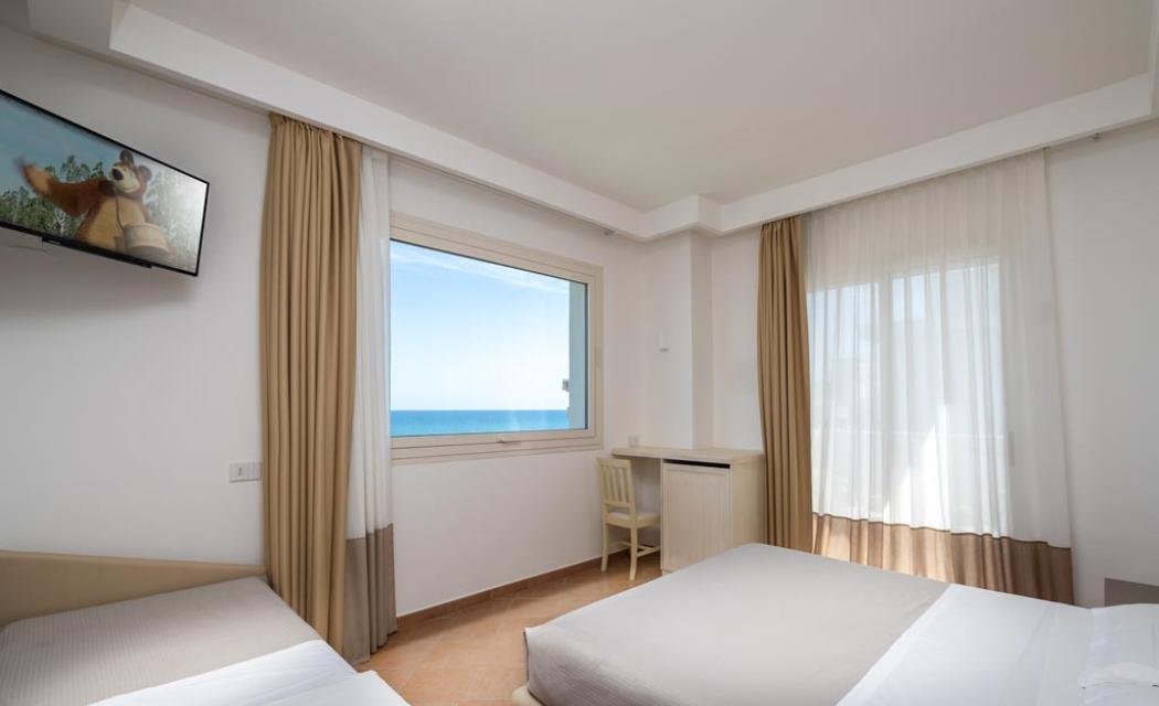 cattolicafamilyresort de zimmer 029