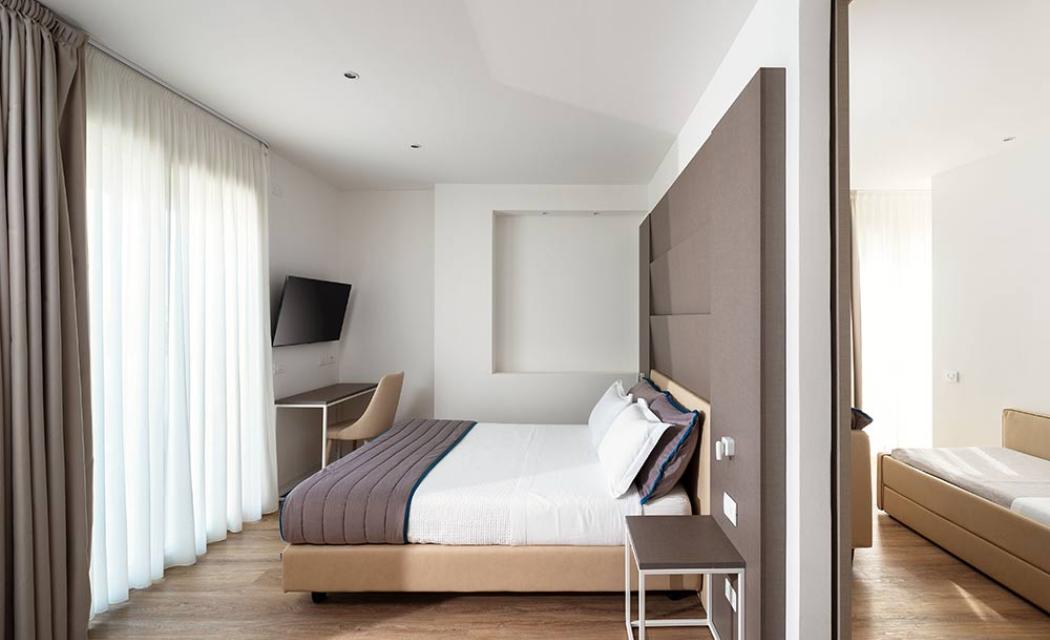 cattolicafamilyresort de zimmer 018