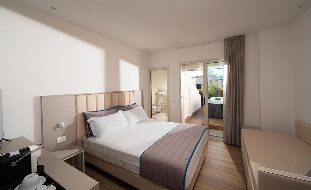 cattolicafamilyresort de zimmer 041