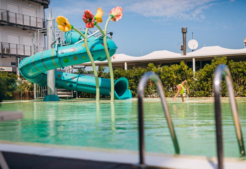 cattolicafamilyresort en special-offer-end-of-summer-at-hotel-in-cattolica 009